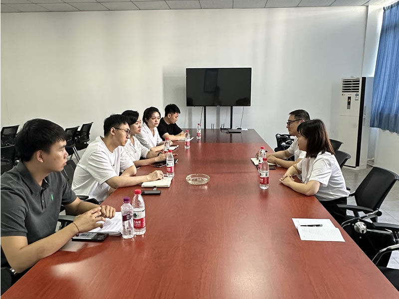 市局領導蒞臨指導，共繪綿陽市先鋒醫(yī)療器械新篇章！1.jpg