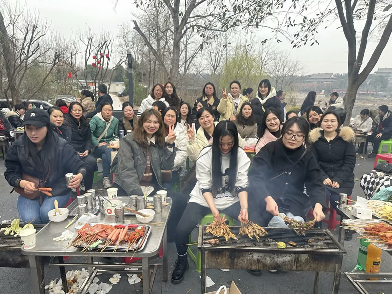綿陽市先鋒醫(yī)療器械有限公司—— 慶?！?.8婦女節(jié)”，共赴燒烤盛宴，致敬巾幗風采2.jpg